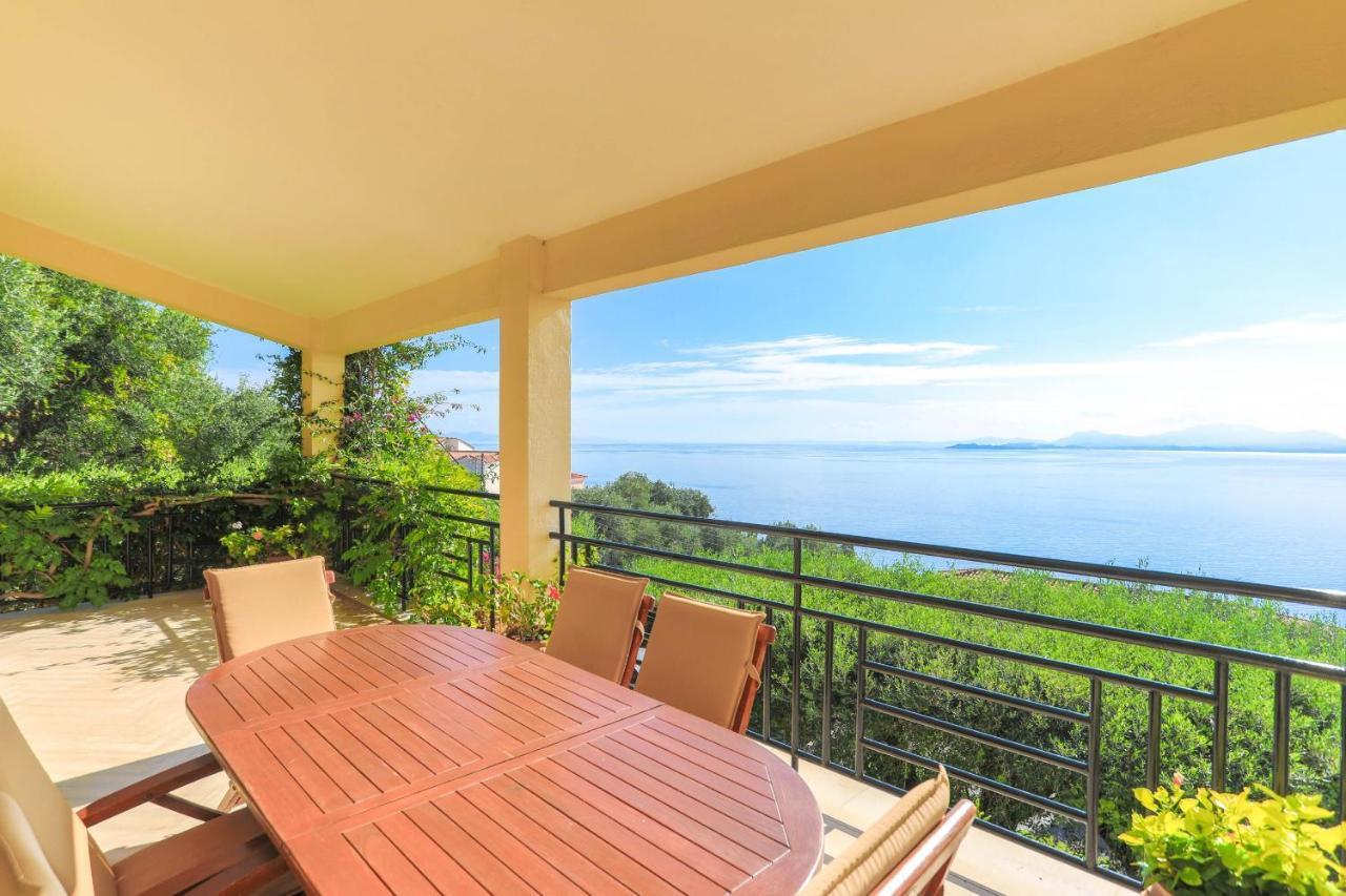 Villa Natasha Katávolos Esterno foto
