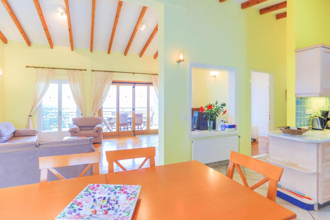 Villa Natasha Katávolos Esterno foto