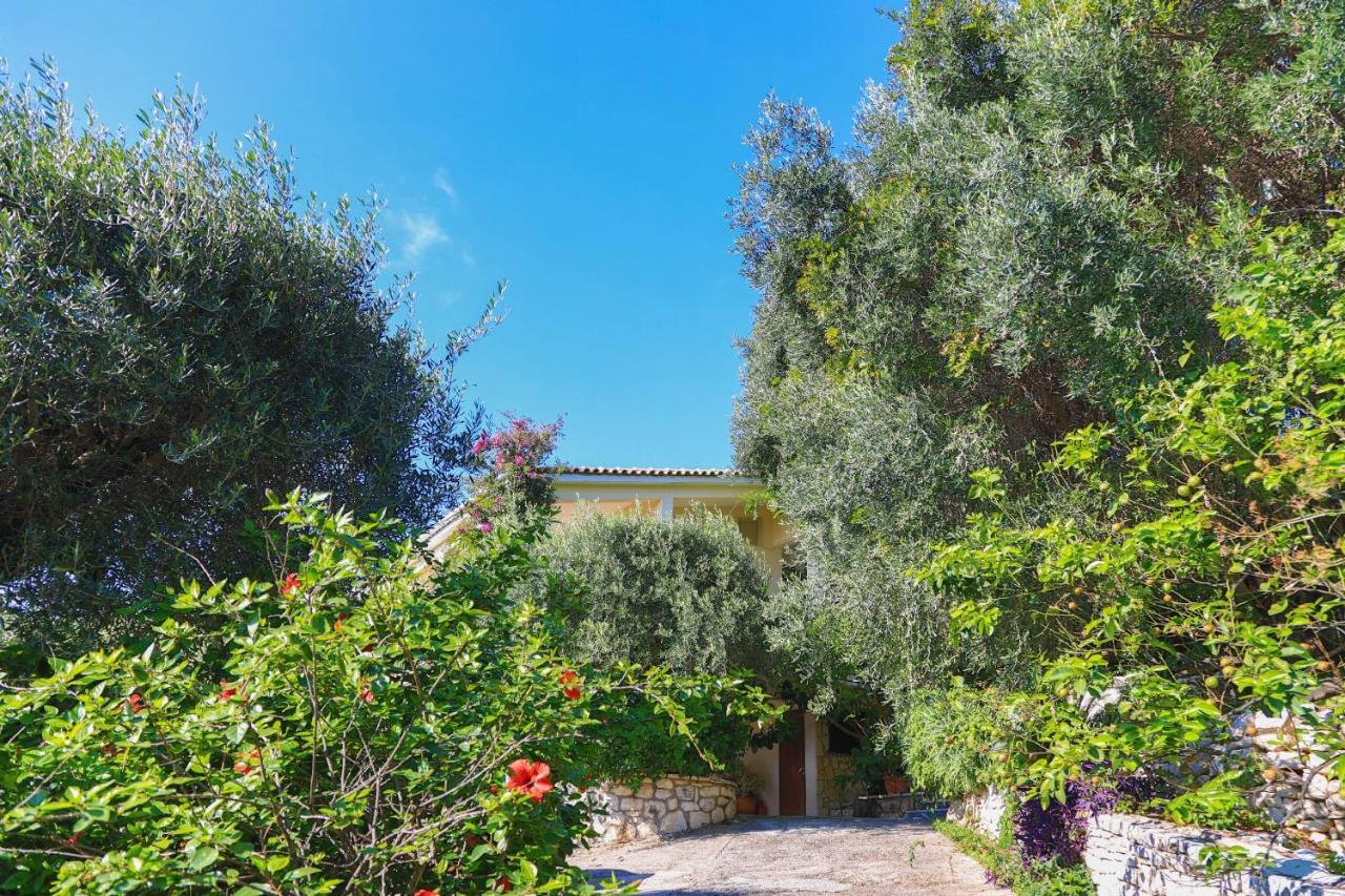 Villa Natasha Katávolos Esterno foto