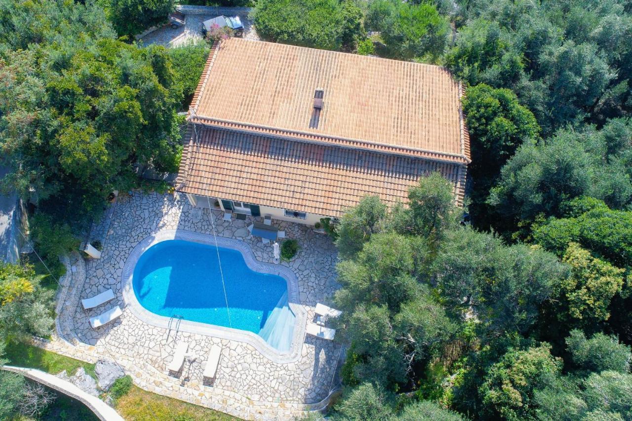 Villa Natasha Katávolos Esterno foto
