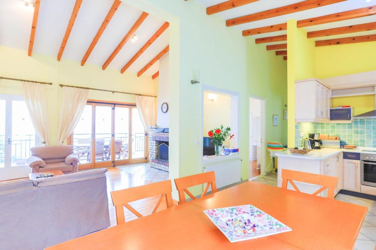 Villa Natasha Katávolos Esterno foto